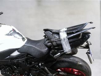 Suzuki GSX 750  picture 16