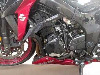 Suzuki GSX 750  picture 6