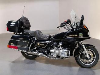 krockskadad bil motor Honda GoldWing GLD 1986/4