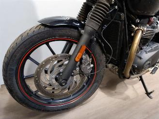 Triumph  STREET TWIN picture 14