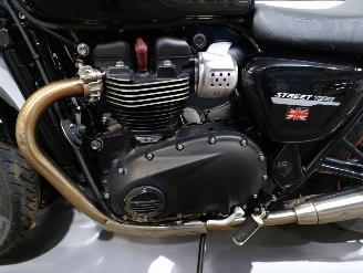 Triumph  STREET TWIN picture 21