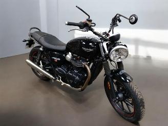 Triumph  STREET TWIN picture 1