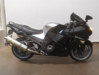 krockskadad bil motor Kawasaki ZZ- R 1400  2007/6