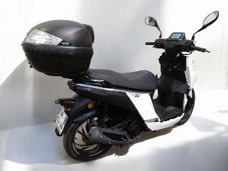 Peugeot  TWEET picture 18