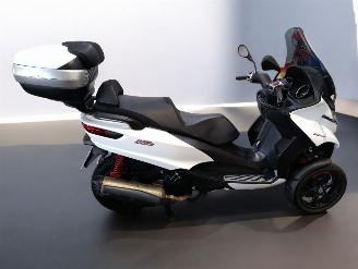 damaged scooters Piaggio  MP3 2021/5