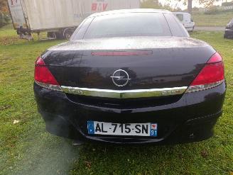 Opel Astra H TWINTOP CABRIOLET 1.9 CDTI- 16V TURBO picture 13