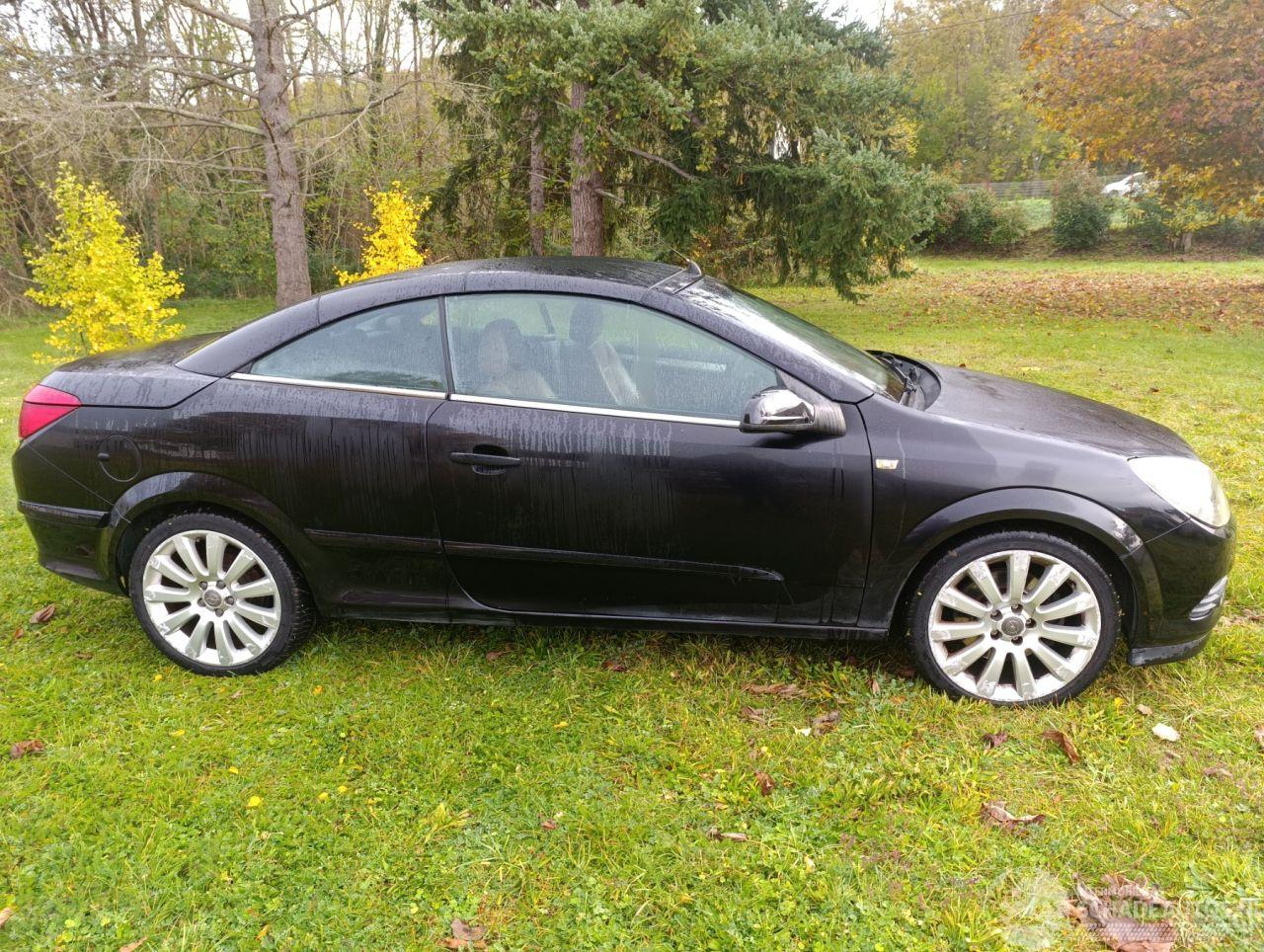 Opel Astra H TWINTOP CABRIOLET 1.9 CDTI- 16V TURBO