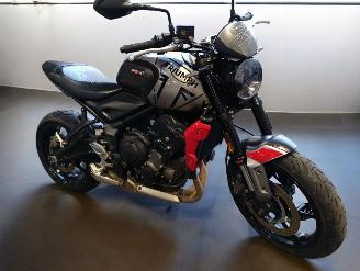 krockskadad bil motor Triumph Trident 660  2024/1