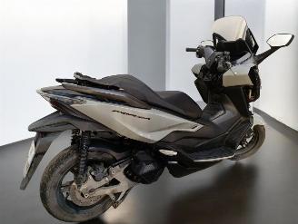 Honda  FORZA picture 15