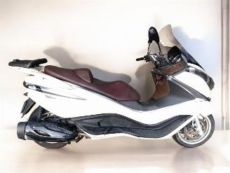 skadebil bromfiets Yamaha  X10 2013/8