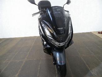 Honda  PCX picture 2