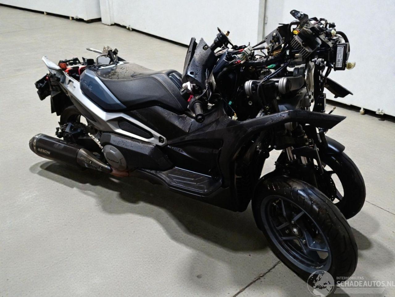 Kymco  CV3