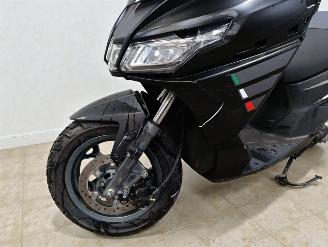 Aprilia  SXR picture 6