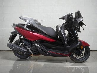 skadebil bromfiets Honda  FORZA 2018/10