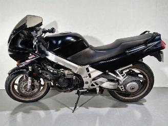 Honda VFR 750 F picture 3
