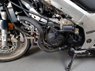 Honda VFR 750 F picture 5