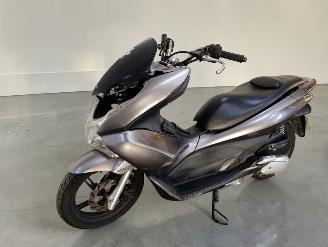Honda  PCX picture 3