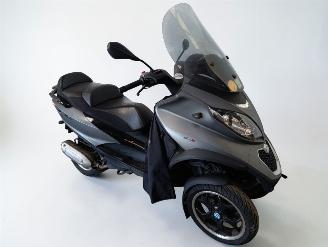 skadebil bromfiets Piaggio  MP3 2016/12