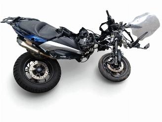skadebil bromfiets Yamaha  T MAX 2017/5