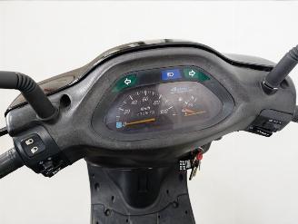 Yamaha  CYGNUS picture 2