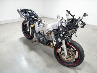 krockskadad bil auto Honda VFR 800  2002/3