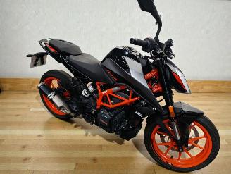 KTM 390 Duke  picture 21