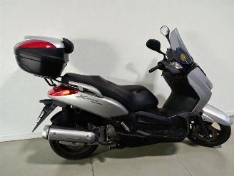 Vaurioauto  scooters Yamaha Xmax  2008/7