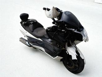 skadebil bromfiets Suzuki  BURGMAN 2014/7