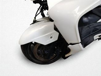 Suzuki  BURGMAN picture 11