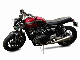 skadebil auto Triumph Arona SPEEDTWIN 2023/2