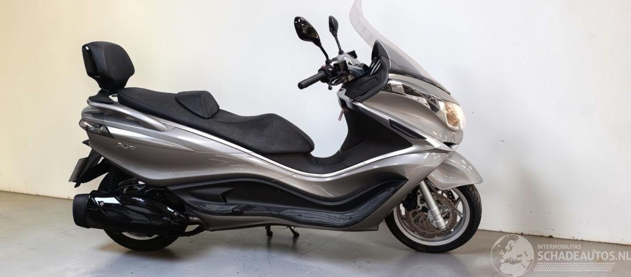 Piaggio X10 