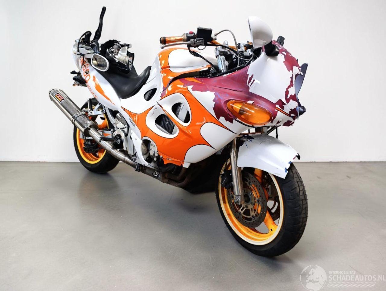 Suzuki GSX 600 F