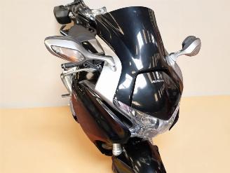 Honda VFR 1200  picture 2