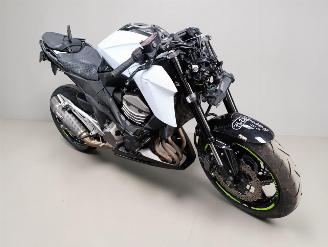 krockskadad bil motor Kawasaki Z 800  2013/1