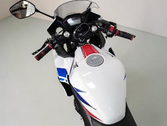 Honda CBR 500 R  picture 17