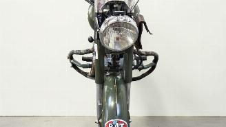 Royal Enfield  CLASSIC picture 2