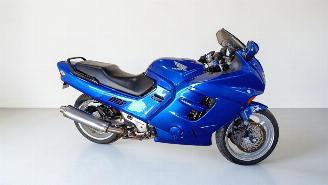 krockskadad bil motor Honda CBR 1000 F 1995/5