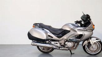 Voiture accidenté Honda NTV 650  2005/5
