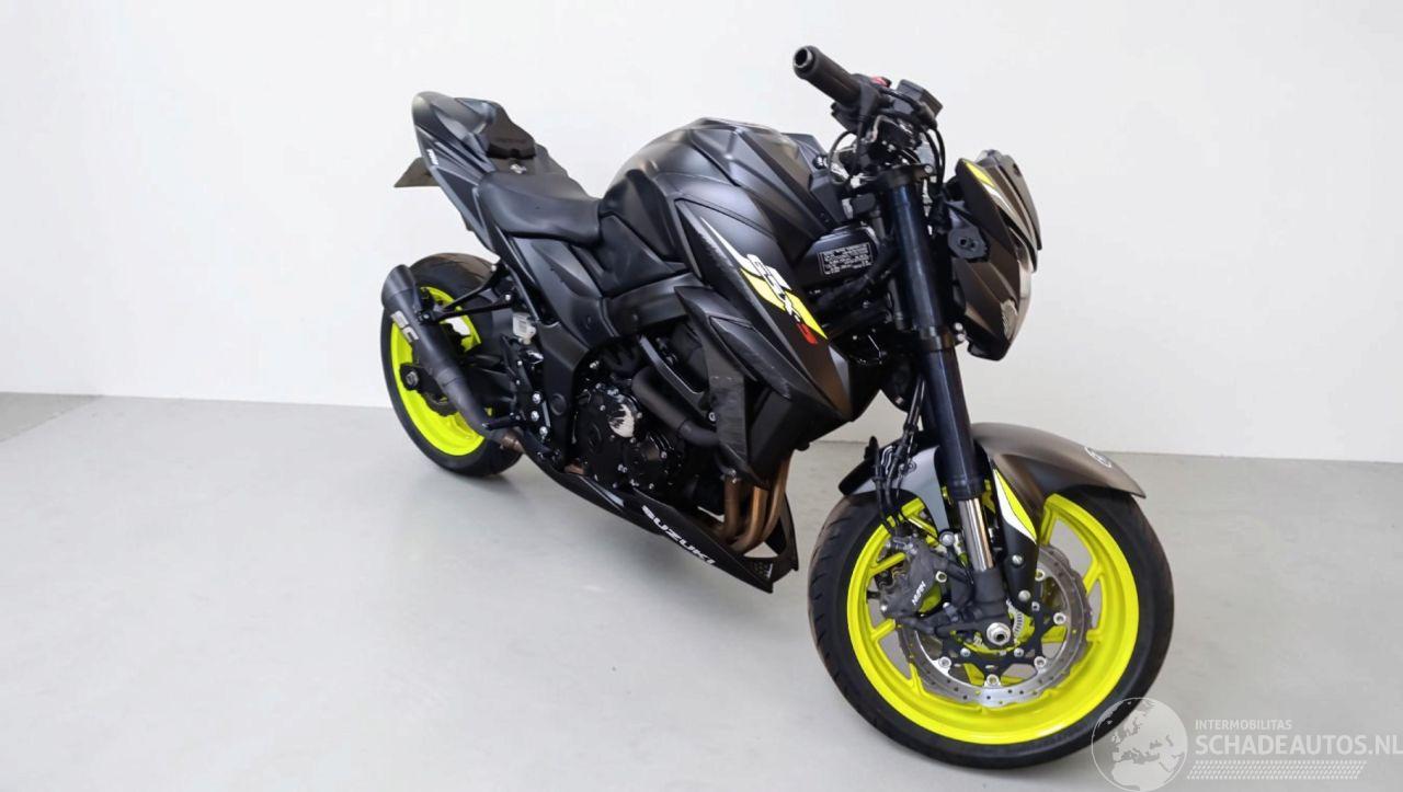 Suzuki GSX 750 S