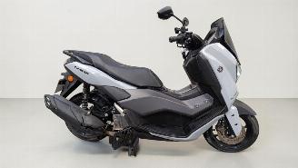 krockskadad bil motor Yamaha  NMAX 2025/4
