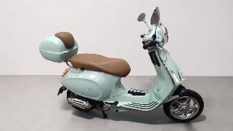 krockskadad bil bromfiets Piaggio  PRIMAVERA 2024/4