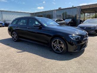 Mercedes E-klasse 300 T AMG Lin *PANO - NAVI - KAM* picture 7