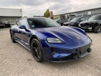 krockskadad bil auto Porsche Taycan Turbo S *HEAD-UP - PANO -KERAMIK* 2024/7