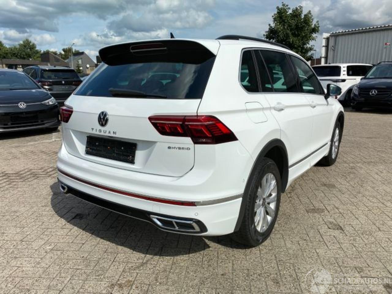 Volkswagen Tiguan 1.4 TSI e-Hybrid R-Line *PANO - AHK -KAM*