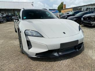 skadebil auto Porsche Taycan Turbo S Cross Turismo *PCCB - PANO - HUD* 2024/6