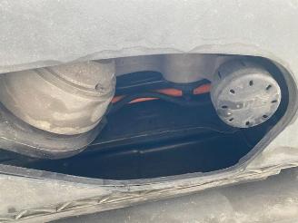 Mercedes E-klasse 300d T AMG Lin *PANO - AHK - KAM - LD* picture 21