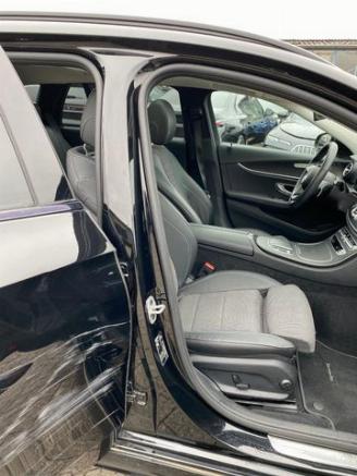 Mercedes E-klasse 300d T AMG Lin *PANO - AHK - KAM - LD* picture 12