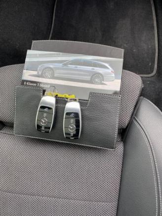 Mercedes E-klasse 300d T AMG Lin *PANO - AHK - KAM - LD* picture 23