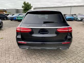 Mercedes E-klasse 300d T AMG Lin *PANO - AHK - KAM - LD* picture 10