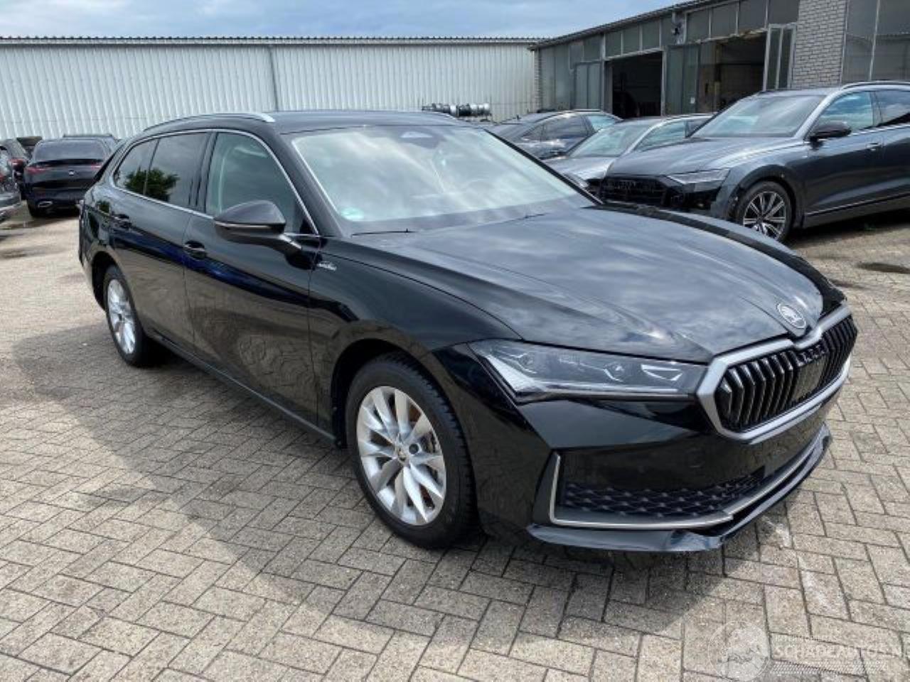 Skoda Superb Combi 1.5 TSI iV L&K *LEDER - HEAD UP*